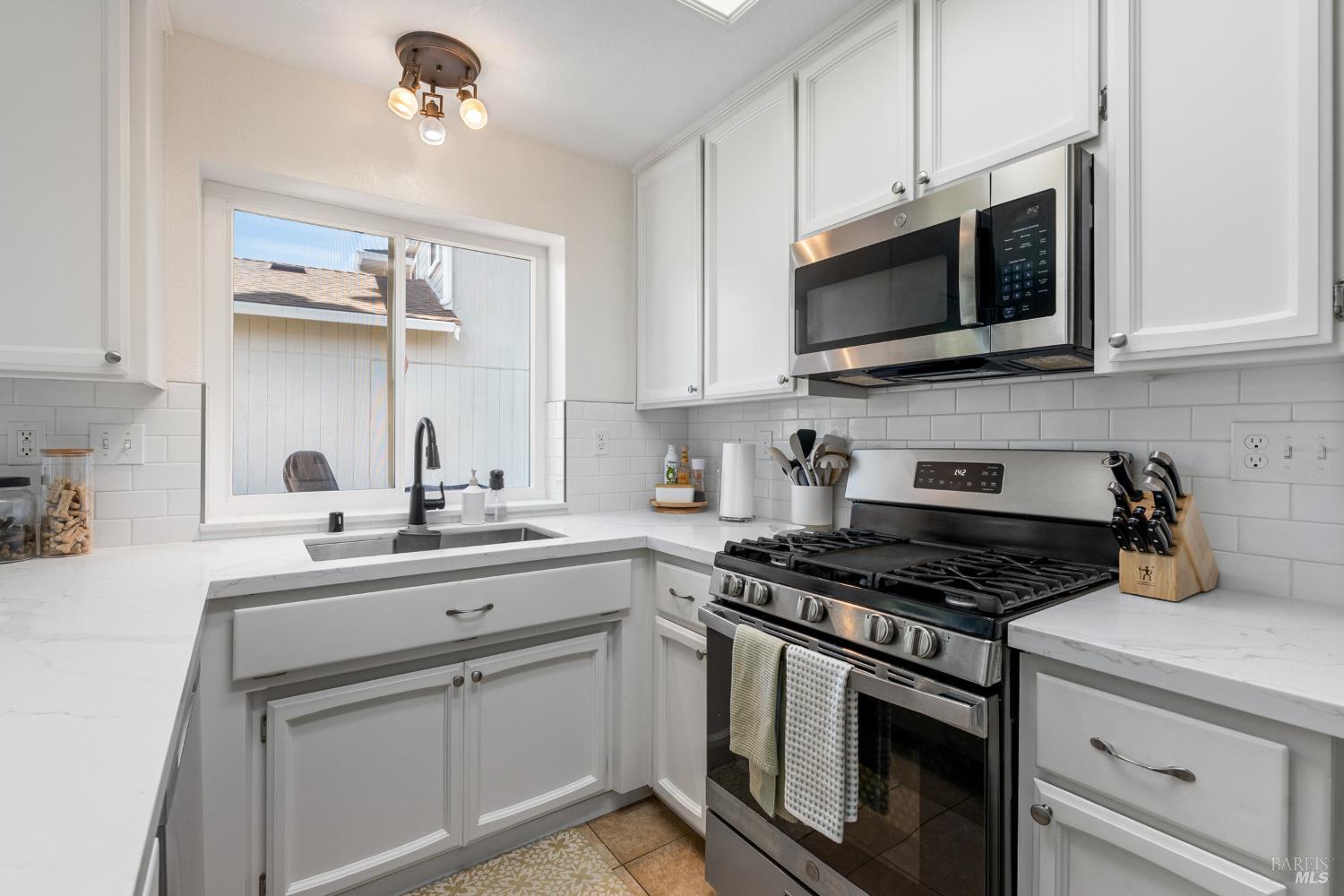 896 Meadowhawk Drive Vacaville CA 95687