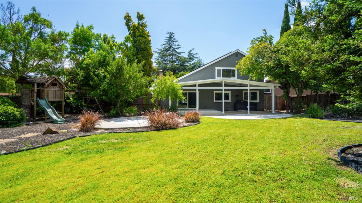 1794 Ellie Court Benicia CA 94510