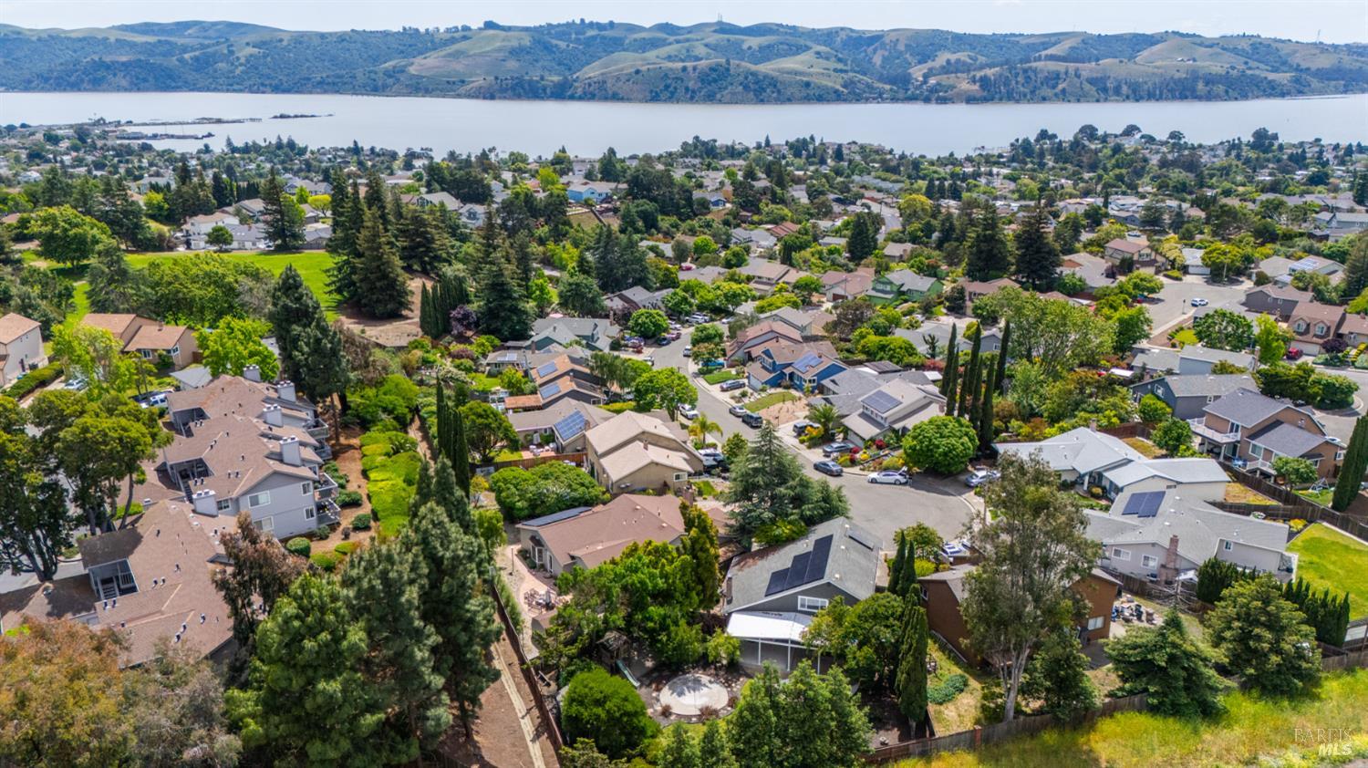 1794 Ellie Court Benicia CA 94510