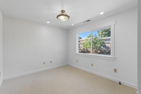 817 Gromo Court Healdsburg CA 95448