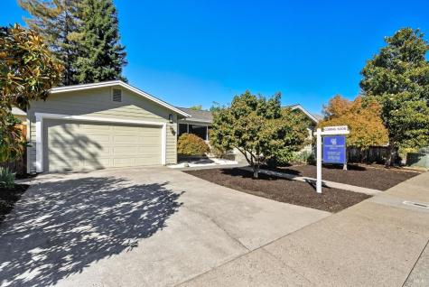 817 Gromo Court Healdsburg CA 95448