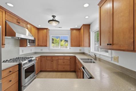 817 Gromo Court Healdsburg CA 95448