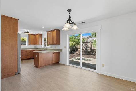 817 Gromo Court Healdsburg CA 95448