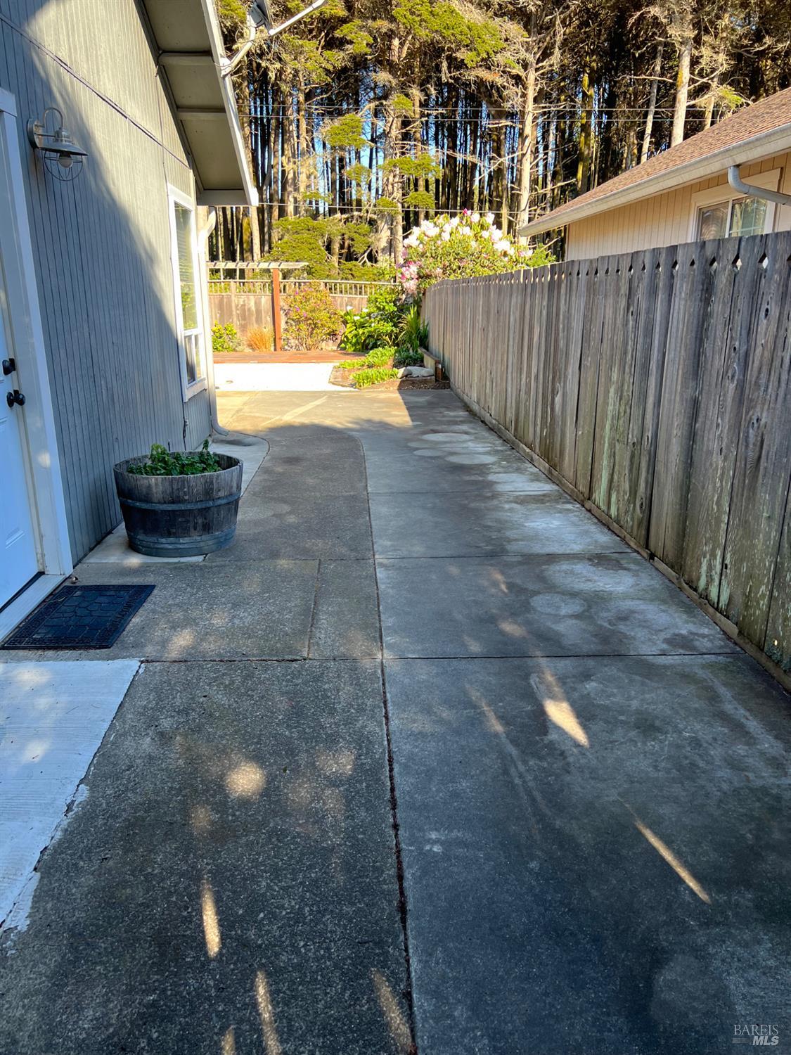 110 Hocker Lane Fort Bragg CA 95437