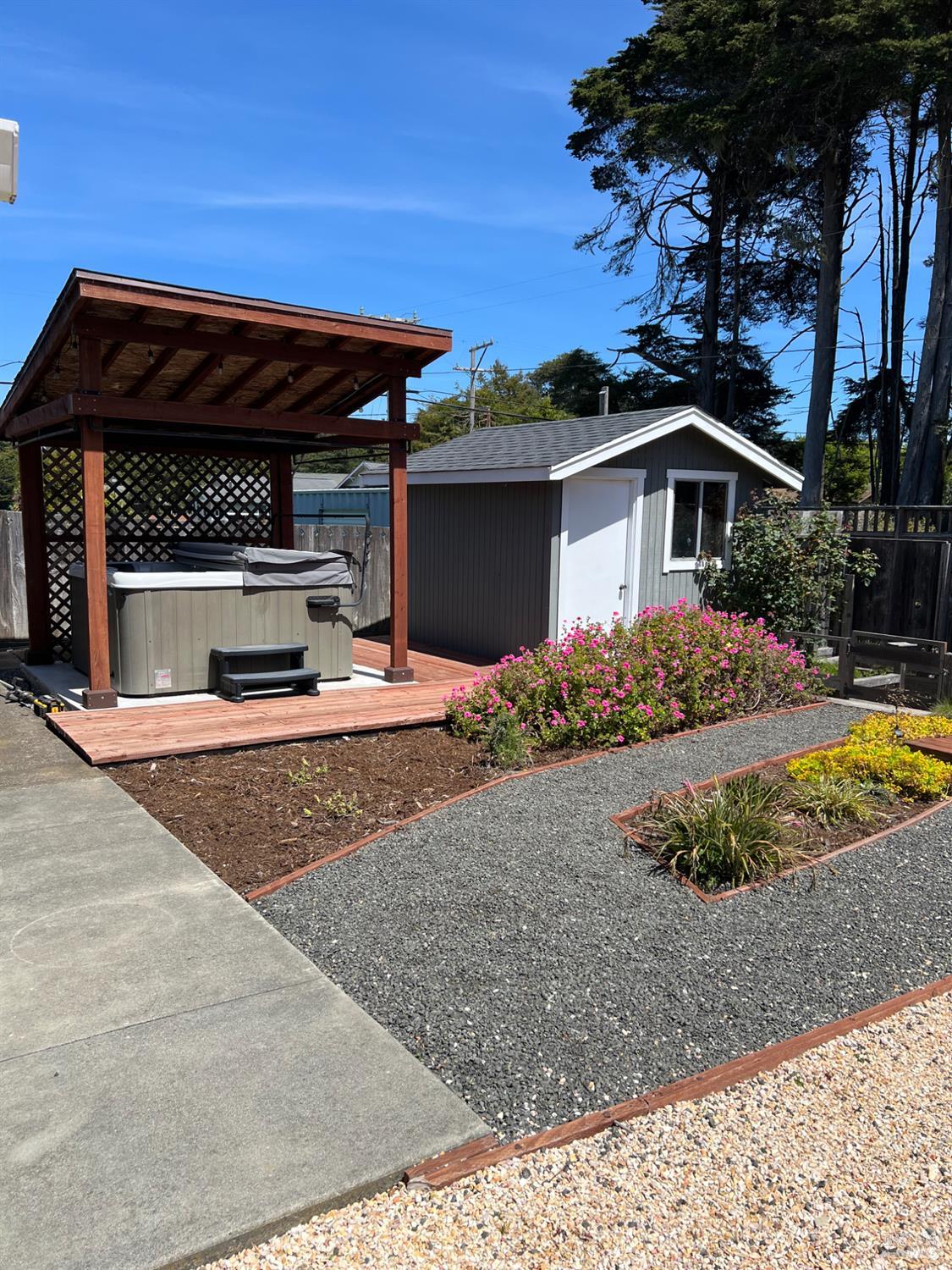 110 Hocker Lane Fort Bragg CA 95437