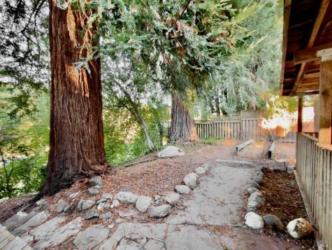 2001 Redwood Drive Healdsburg CA 95448