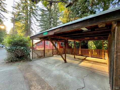 2001 Redwood Drive Healdsburg CA 95448
