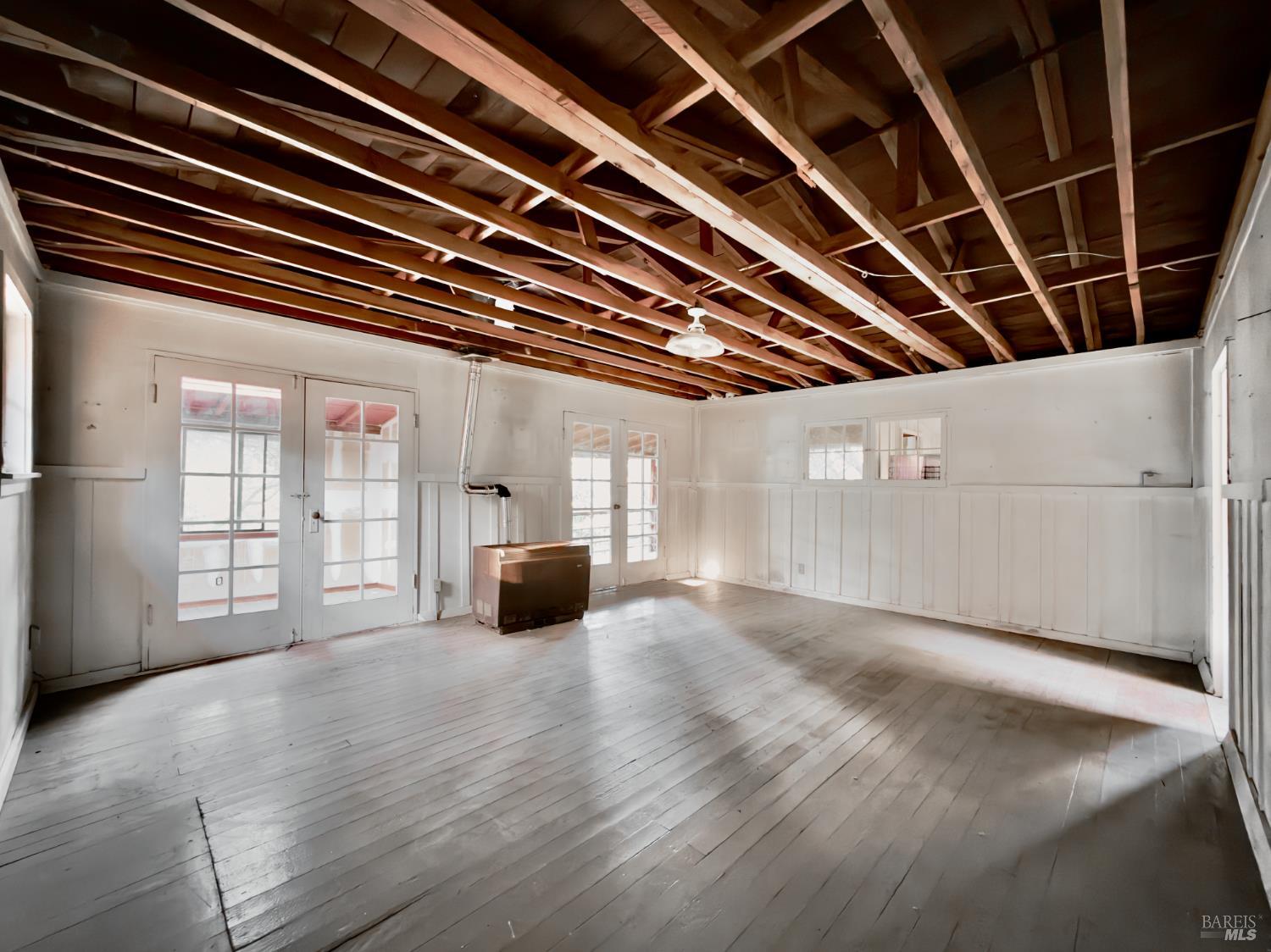 2001 Redwood Drive Healdsburg CA 95448