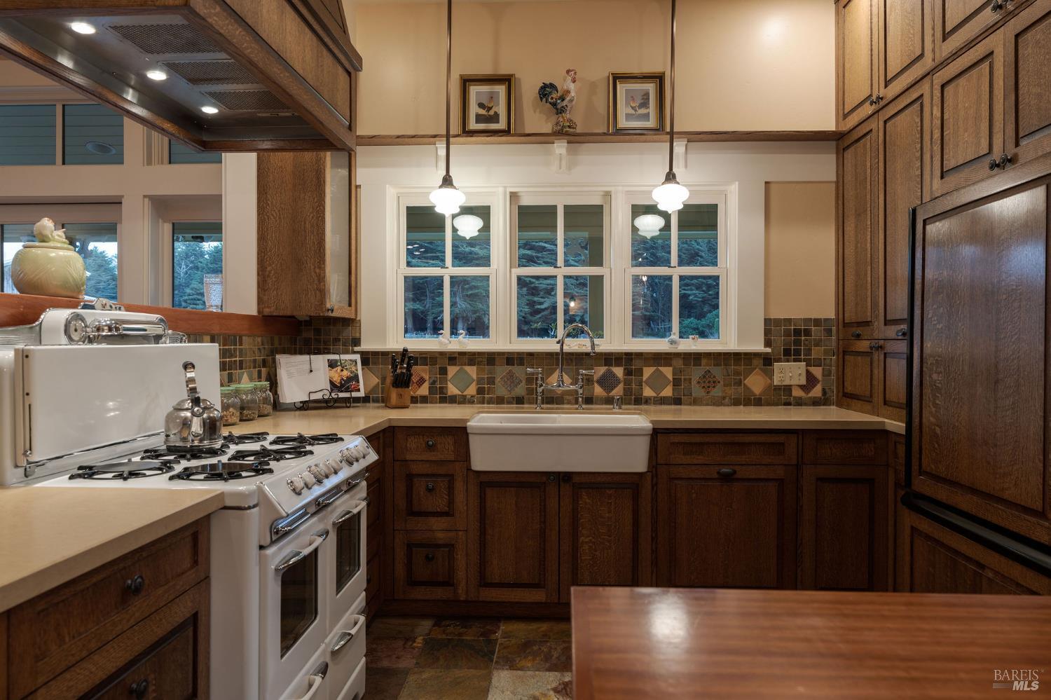 43700 Mountain View Road Manchester CA 95459
