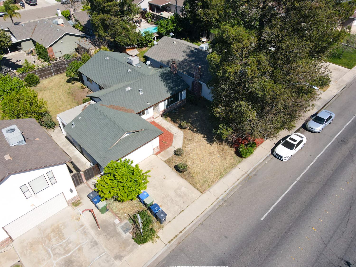 1465 W Tuolumne Road Turlock CA 95382