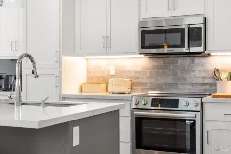 48 Riverbend Lane Petaluma CA 94952