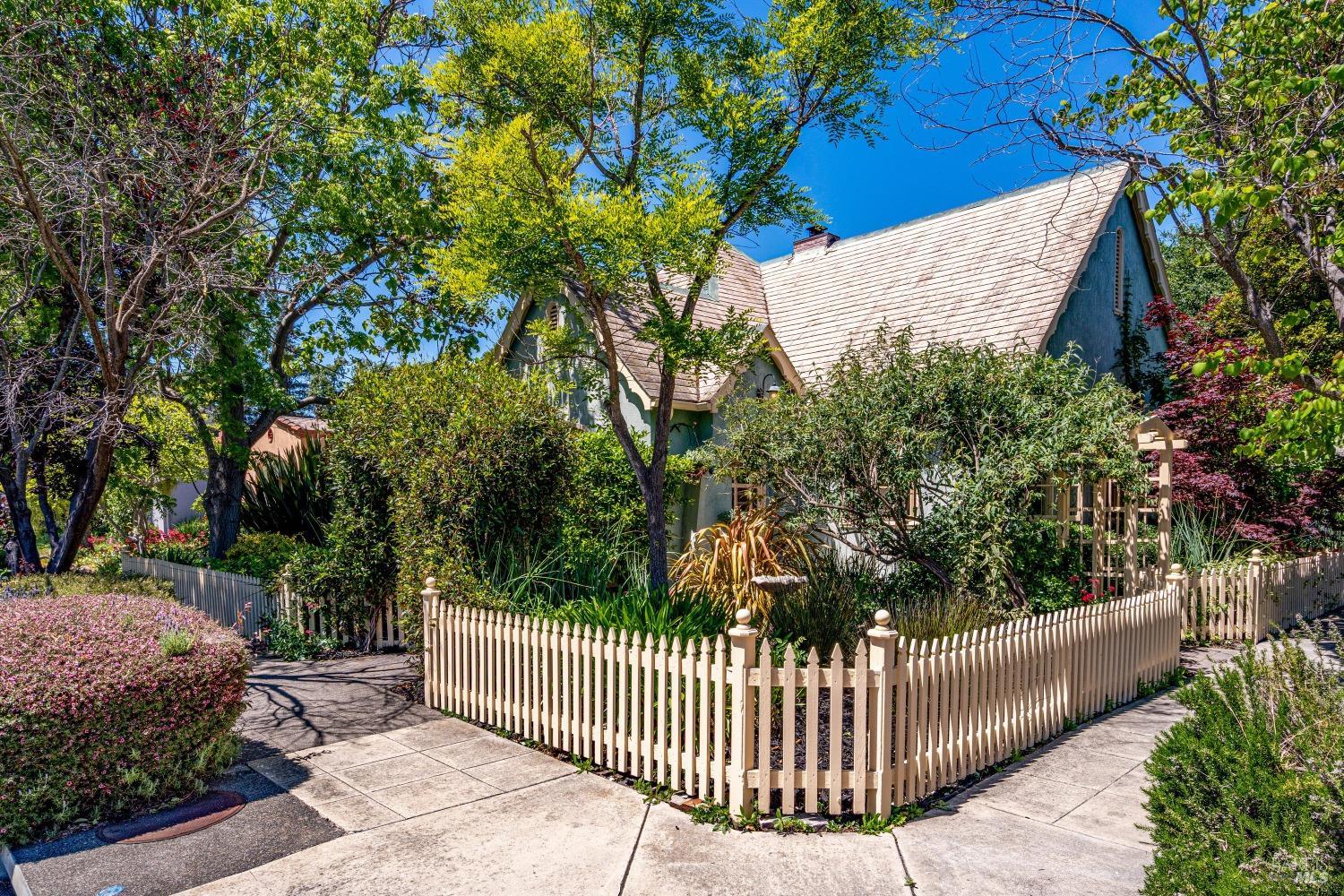 2110 3rd Street Napa CA 94559