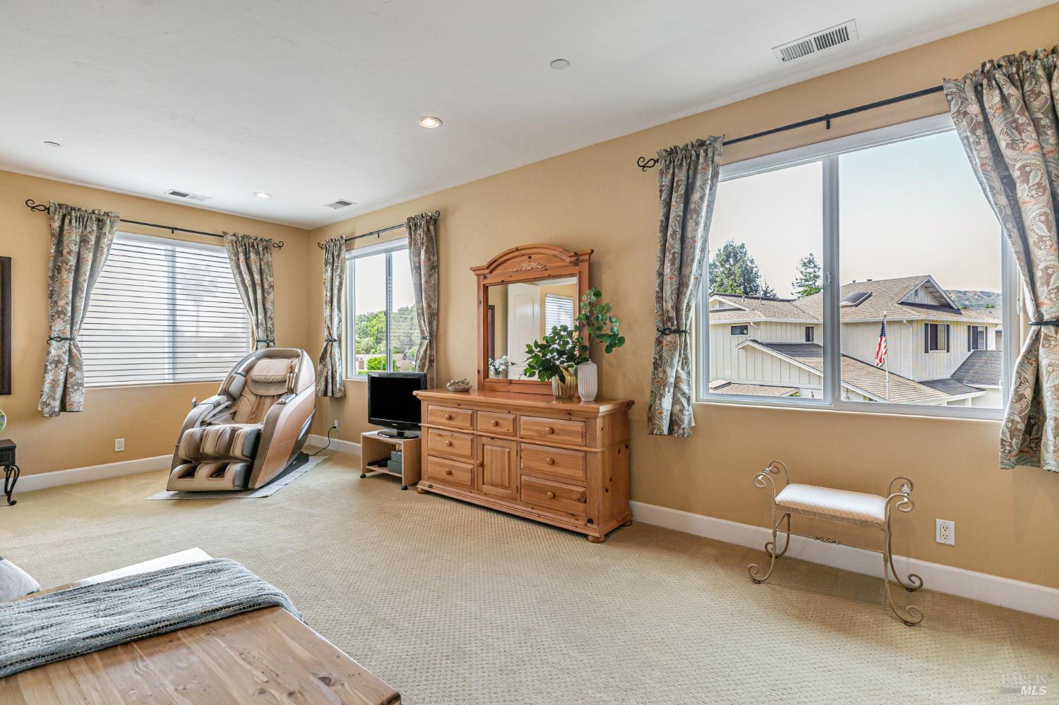 10 San Aleso Court Novato CA 94945
