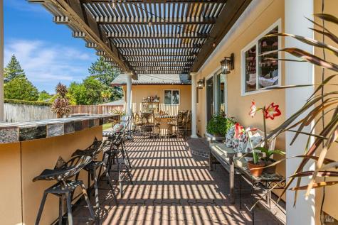10 San Aleso Court Novato CA 94945