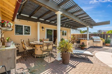 10 San Aleso Court Novato CA 94945