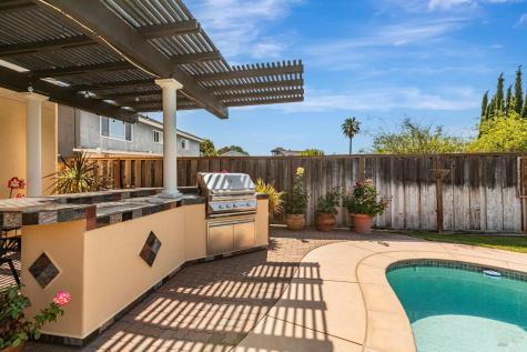 10 San Aleso Court Novato CA 94945