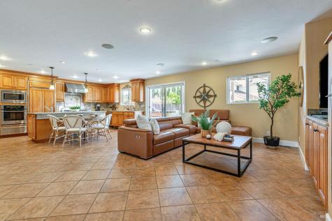 10 San Aleso Court Novato CA 94945