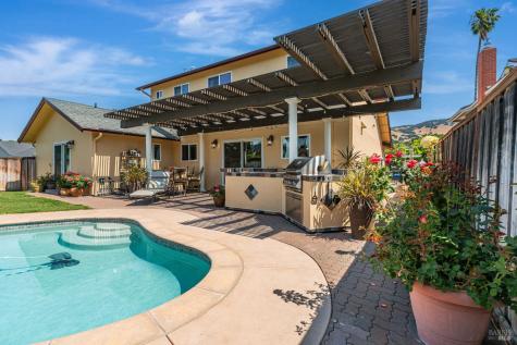 10 San Aleso Court Novato CA 94945