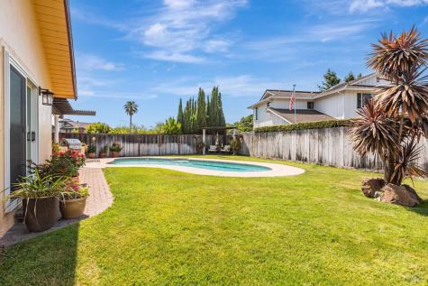 10 San Aleso Court Novato CA 94945