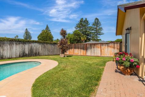 10 San Aleso Court Novato CA 94945