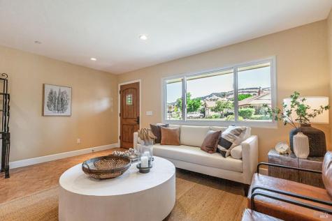 10 San Aleso Court Novato CA 94945
