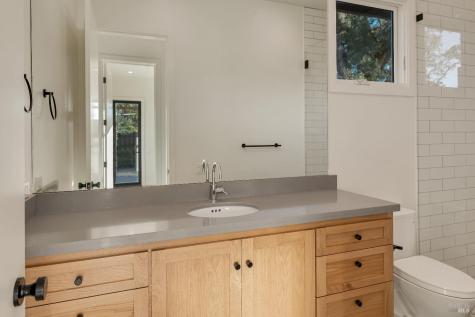 25 Sylvia Drive Glen Ellen CA 95442