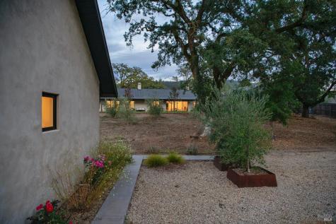 25 Sylvia Drive Glen Ellen CA 95442