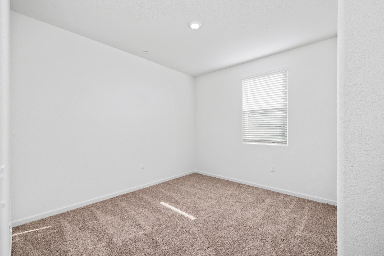 4512 Santa Fe Street Riverbank CA 95367