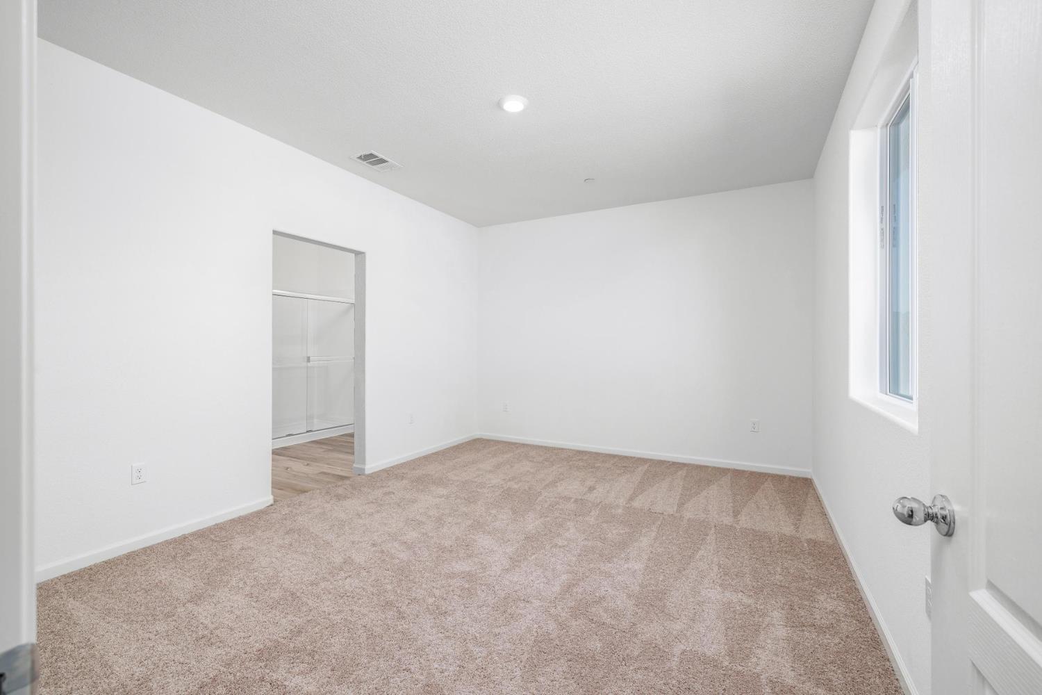 4512 Santa Fe Street Riverbank CA 95367