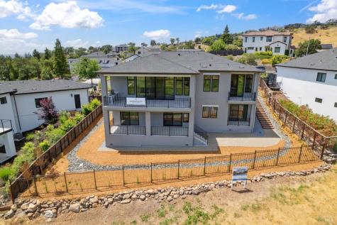 3704 Llyn Glaslyn Place Santa Rosa CA 95403