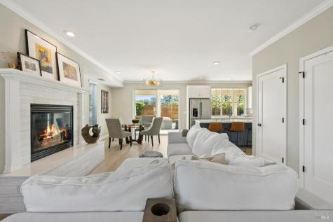 313 Sunrise Drive Cloverdale CA 95425