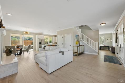 313 Sunrise Drive Cloverdale CA 95425