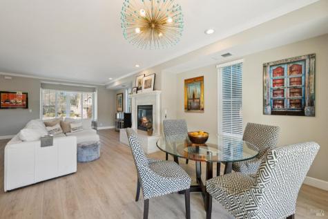 313 Sunrise Drive Cloverdale CA 95425