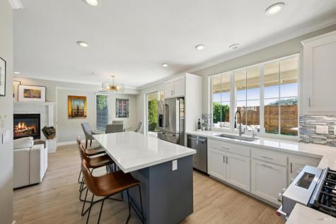 313 Sunrise Drive Cloverdale CA 95425