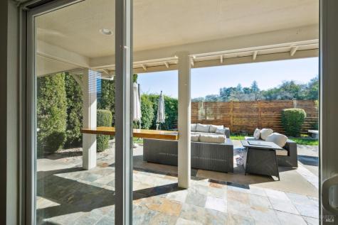 313 Sunrise Drive Cloverdale CA 95425