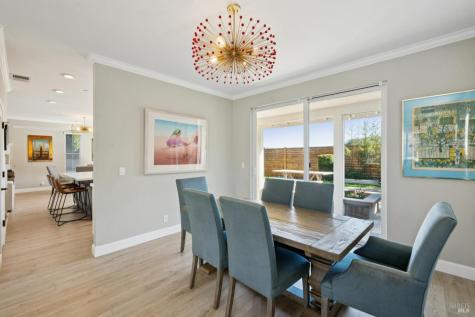 313 Sunrise Drive Cloverdale CA 95425