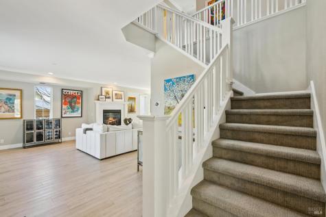 313 Sunrise Drive Cloverdale CA 95425