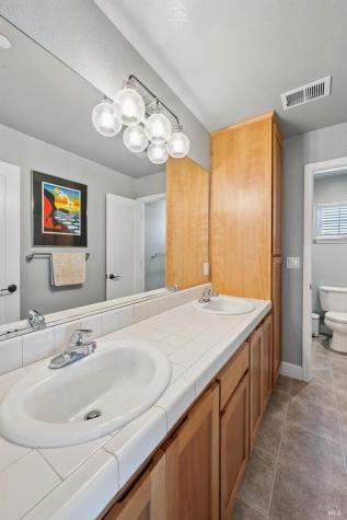 313 Sunrise Drive Cloverdale CA 95425