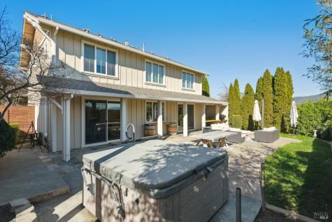 313 Sunrise Drive Cloverdale CA 95425