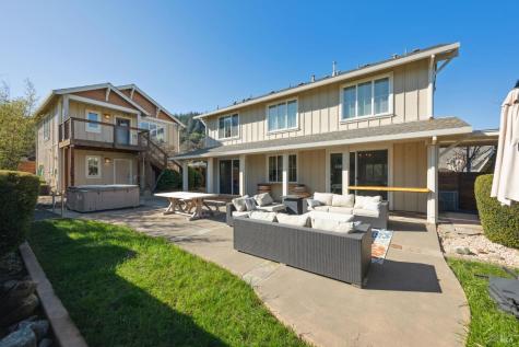 313 Sunrise Drive Cloverdale CA 95425