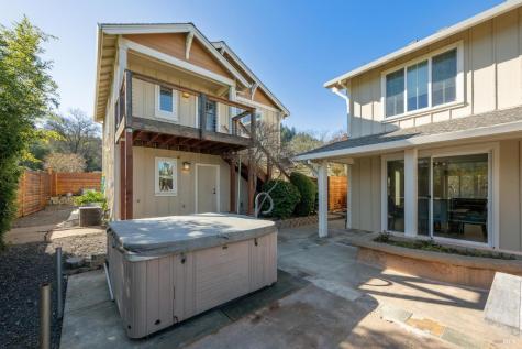 313 Sunrise Drive Cloverdale CA 95425
