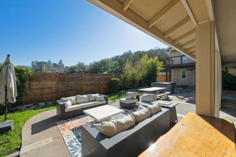 313 Sunrise Drive Cloverdale CA 95425