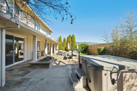 313 Sunrise Drive Cloverdale CA 95425