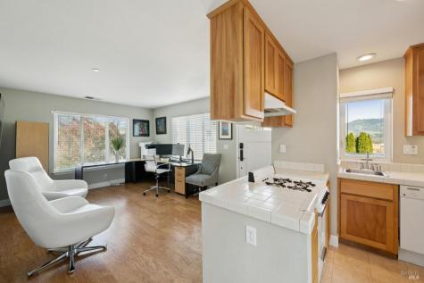 313 Sunrise Drive Cloverdale CA 95425