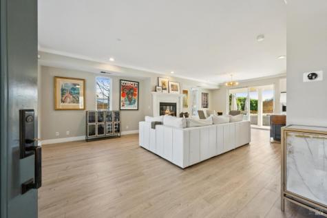 313 Sunrise Drive Cloverdale CA 95425