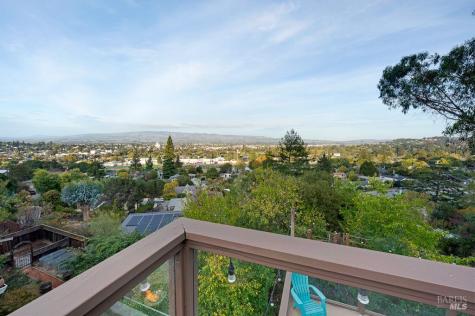 12 Haven Drive Petaluma CA 94952