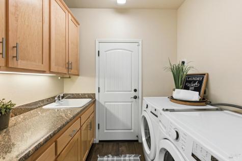 10041 Starr Road Windsor CA 95492