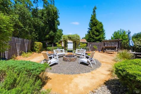 10041 Starr Road Windsor CA 95492
