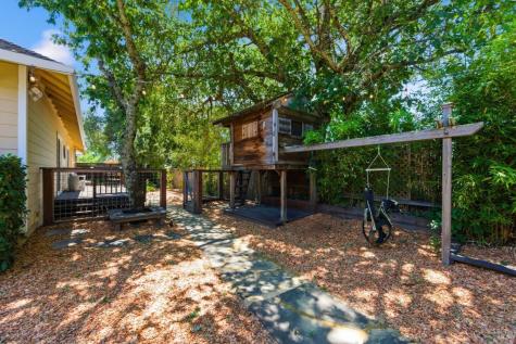 10041 Starr Road Windsor CA 95492
