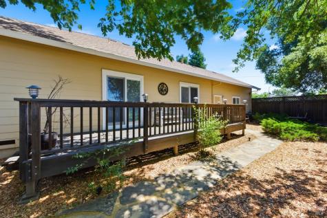 10041 Starr Road Windsor CA 95492